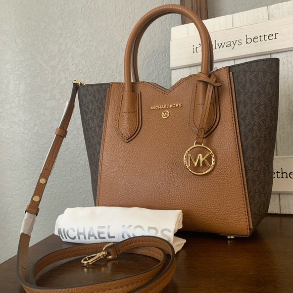 New MK ♥️ crossbody/ satchel - Picture 4 of 9